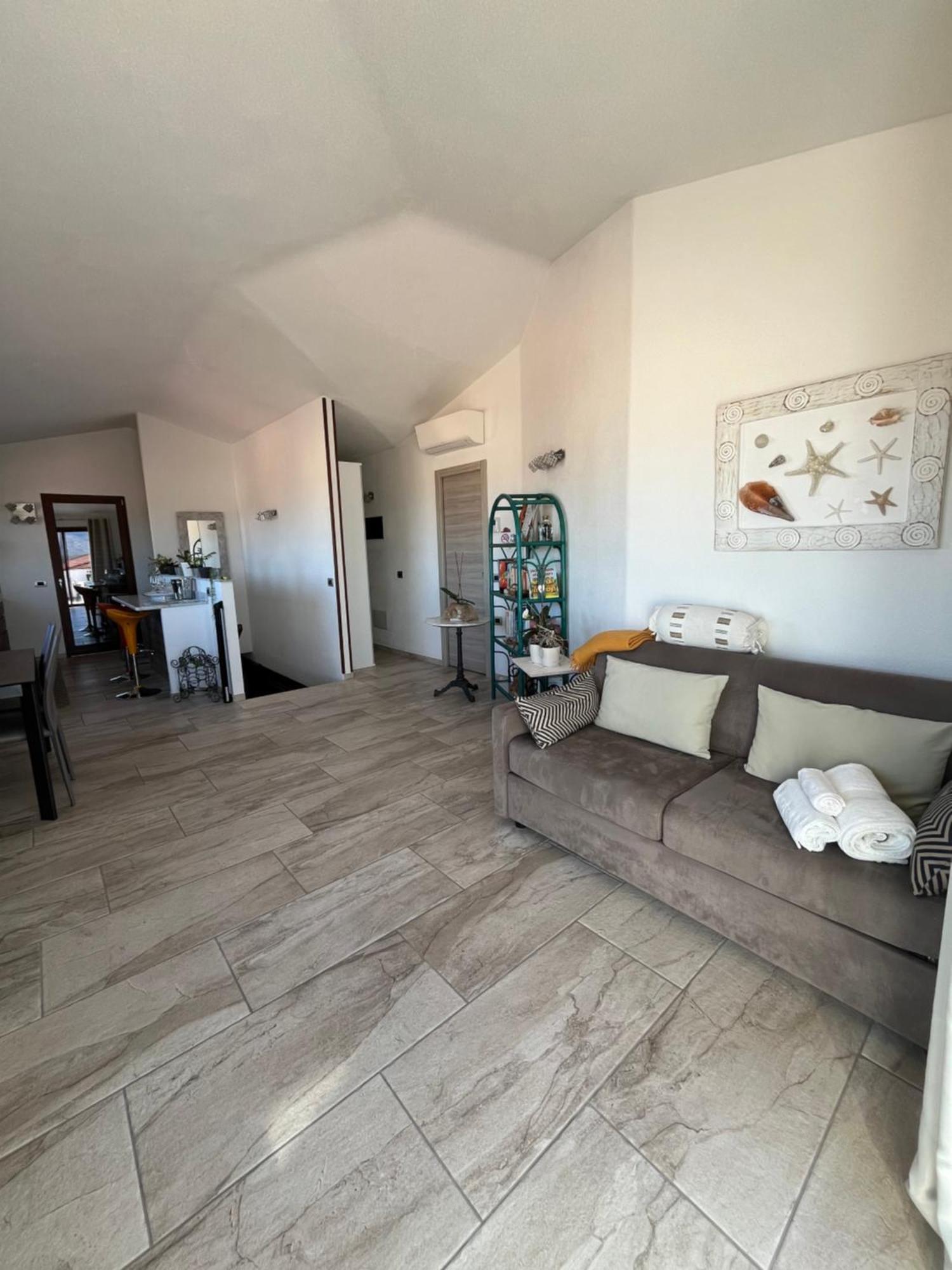 B&B Florian San Teodoro  Ngoại thất bức ảnh