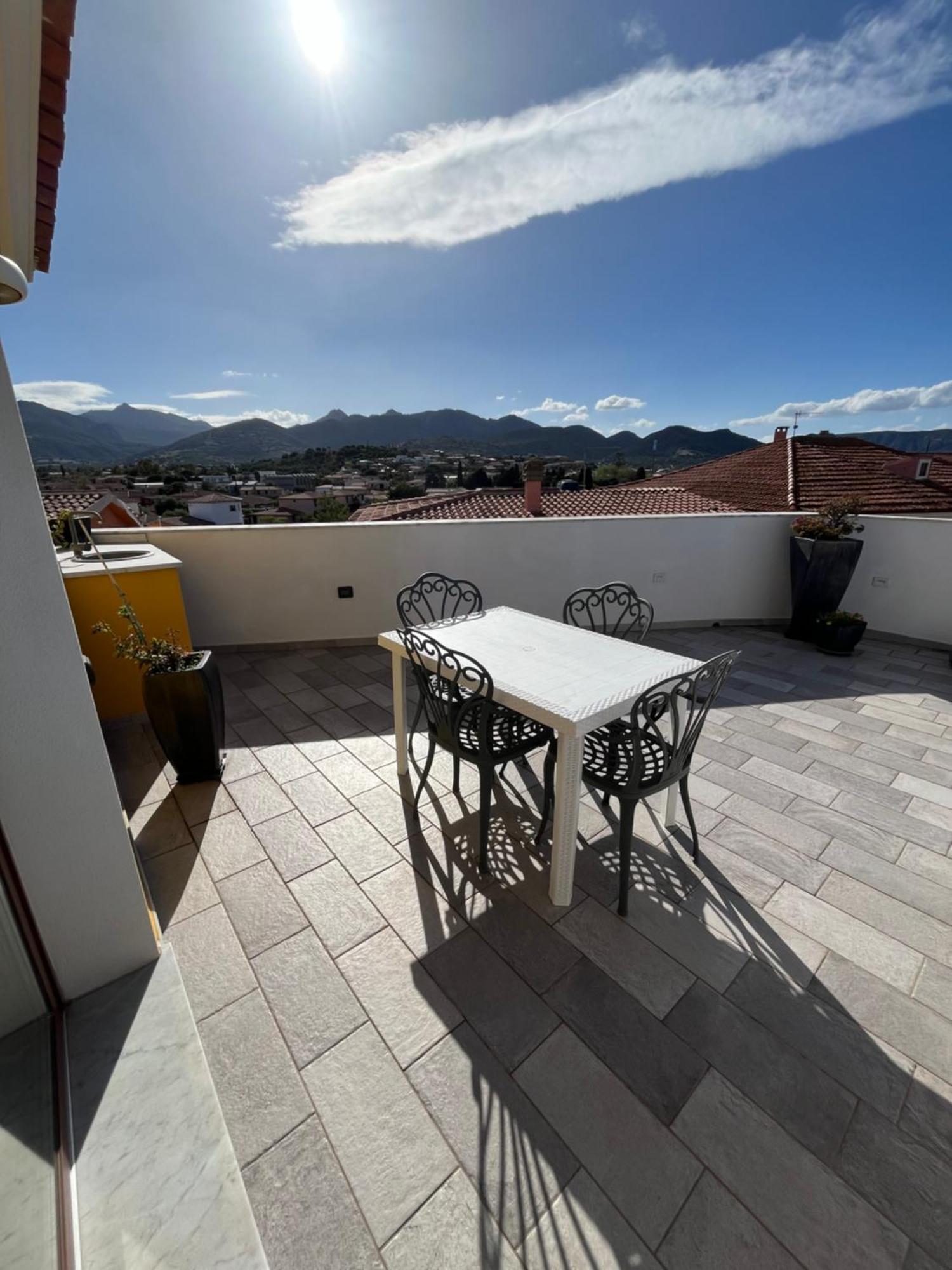 B&B Florian San Teodoro  Ngoại thất bức ảnh