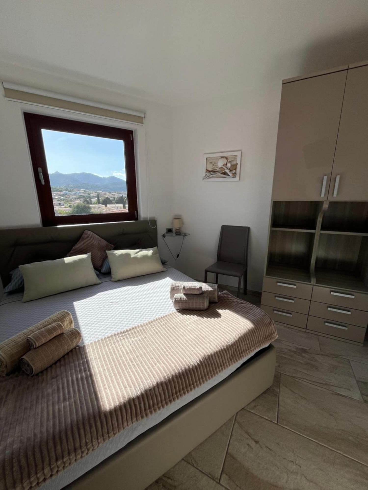 B&B Florian San Teodoro  Ngoại thất bức ảnh