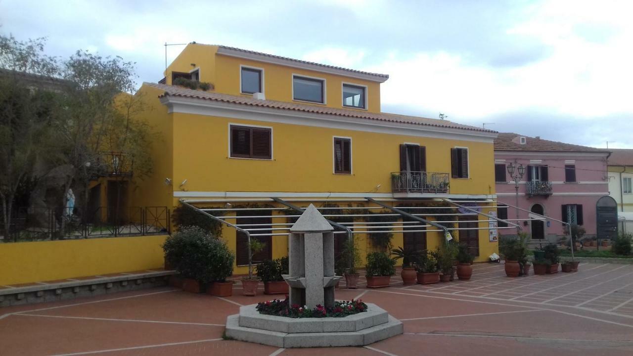 B&B Florian San Teodoro  Ngoại thất bức ảnh